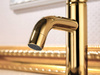 GRIFO DE LAVABO SENTINI DE PIE BAJO S-2003G DORADO