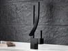 GRIFO DE LAVABO GREKA DE PIE GIRATORIO S-1074B NEGRO